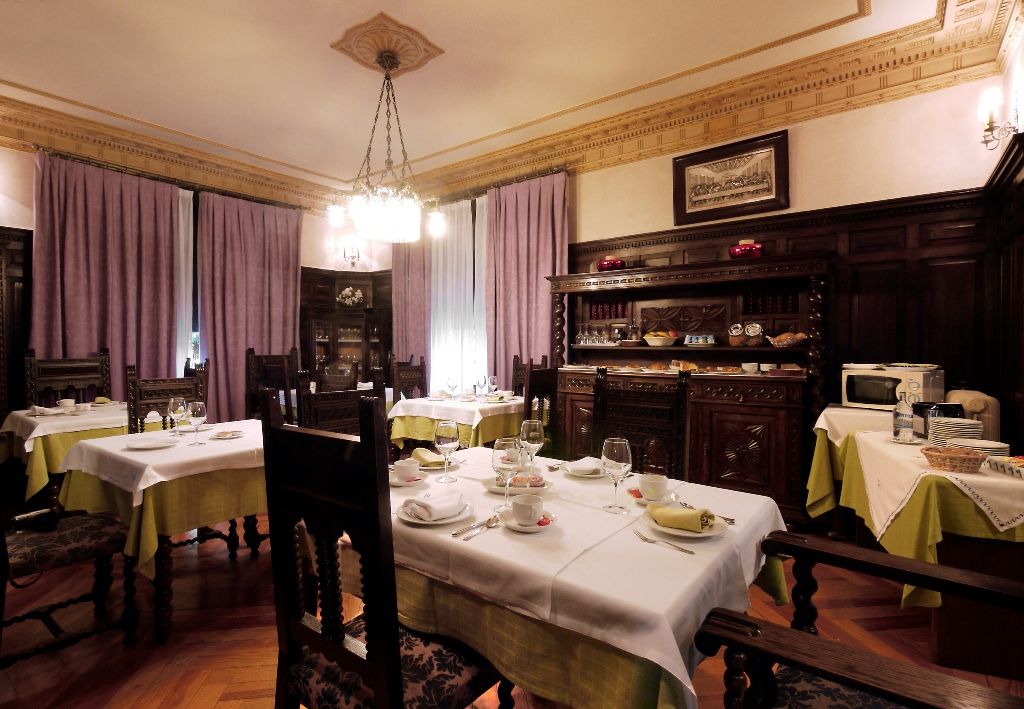 Palacio Arias 나비아 레스토랑 사진