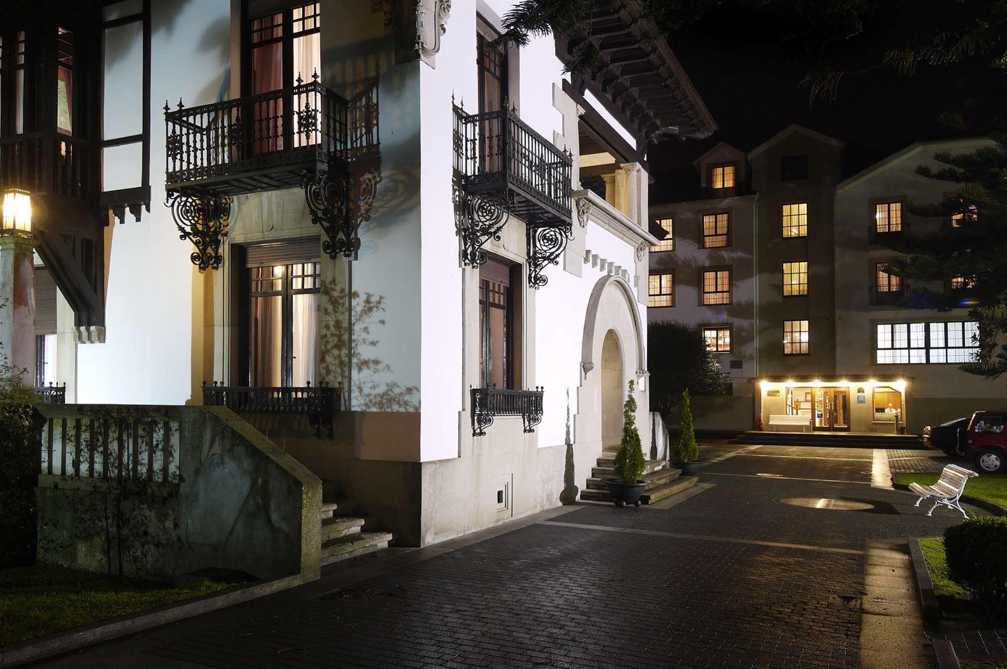 Palacio Arias 나비아 외부 사진