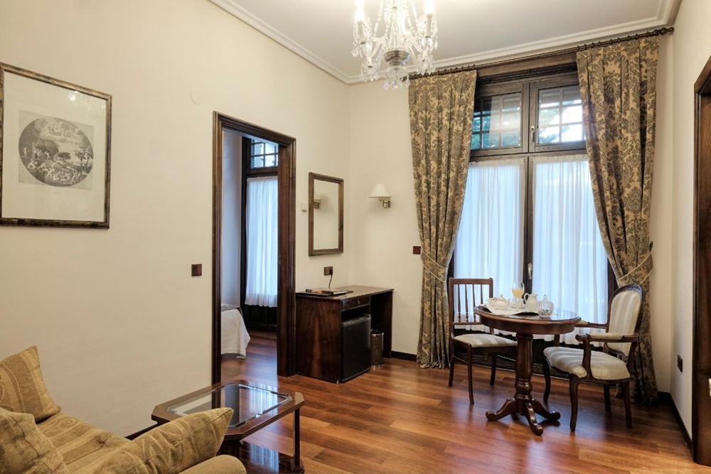 Palacio Arias 나비아 외부 사진